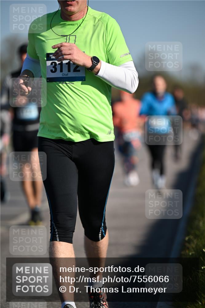 06.04.2025 - 44. Internationalen Wilhelmsburger Insellauf Dr. Thomas Lammeyer http://msf.ph/oto/7556066 06.04.2025 09:31:54 Laufen 3112 meine-sportfotos.de