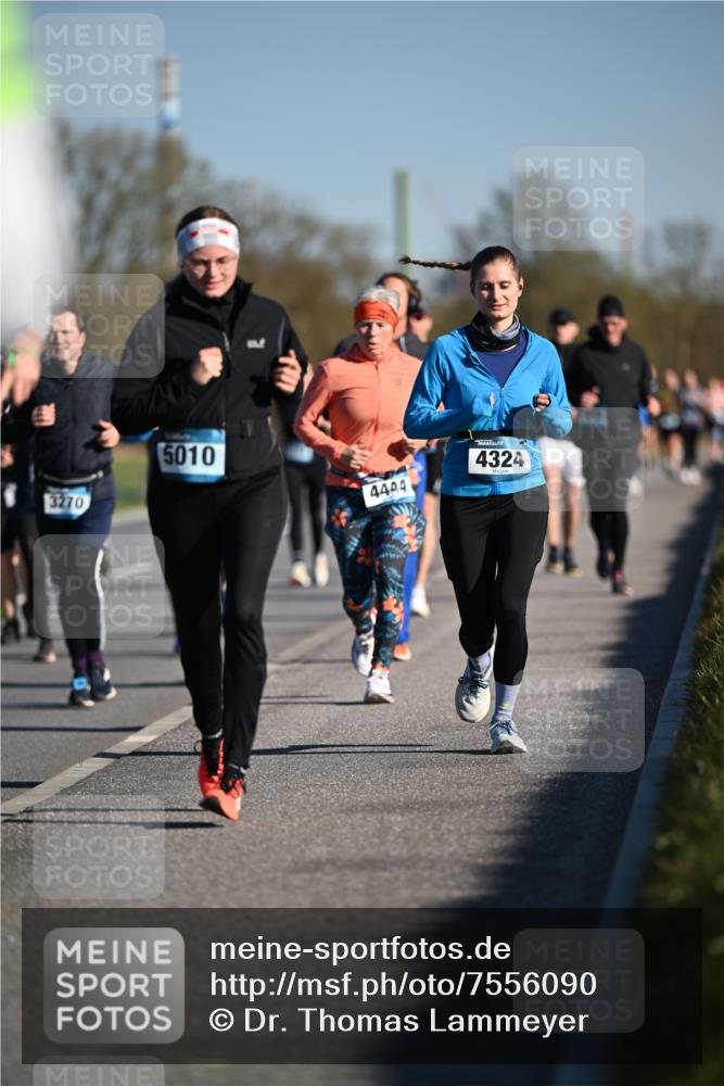 06.04.2025 - 44. Internationalen Wilhelmsburger Insellauf Dr. Thomas Lammeyer http://msf.ph/oto/7556090 06.04.2025 09:31:56 Laufen 3270, 5010, 4484, 4324 meine-sportfotos.de