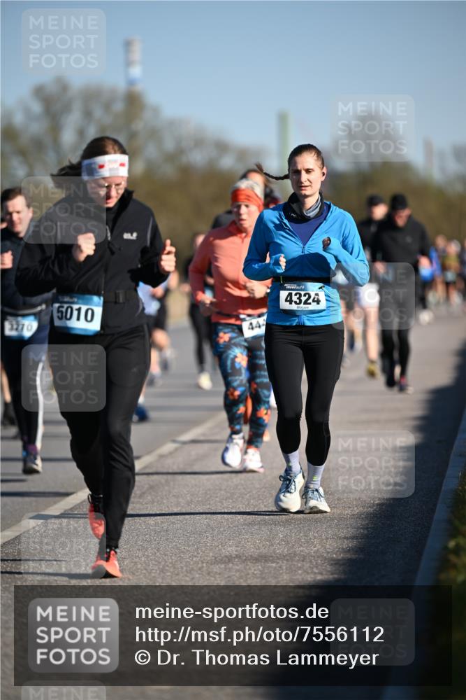 06.04.2025 - 44. Internationalen Wilhelmsburger Insellauf Dr. Thomas Lammeyer http://msf.ph/oto/7556112 06.04.2025 09:31:56 Laufen 1270, 5010, 444, 4324 meine-sportfotos.de
