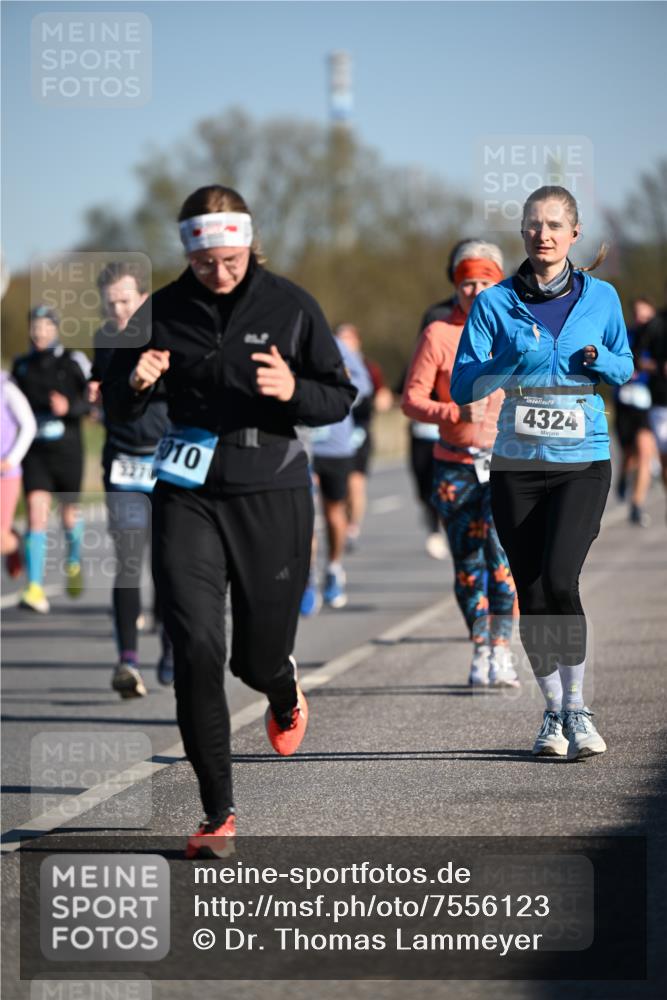 06.04.2025 - 44. Internationalen Wilhelmsburger Insellauf Dr. Thomas Lammeyer http://msf.ph/oto/7556123 06.04.2025 09:31:57 Laufen 010, 4324 meine-sportfotos.de