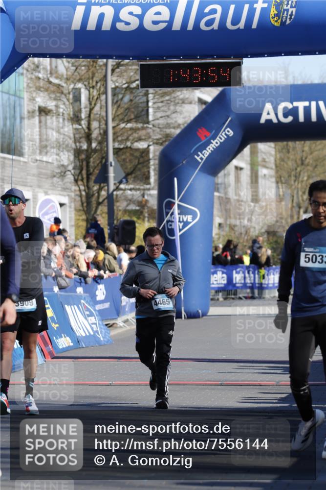 06.04.2025 - 44. Internationalen Wilhelmsburger Insellauf A. Gomolzig http://msf.ph/oto/7556144 06.04.2025 10:33:52 Ziel 3585, 3826, 3909, 4262, 4455, 4465, 5033 meine-sportfotos.de