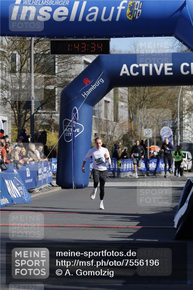 06.04.2025 - 44. Internationalen Wilhelmsburger Insellauf A. Gomolzig http://msf.ph/oto/7556196 06.04.2025 10:33:32 Ziel 3177, 4531 meine-sportfotos.de