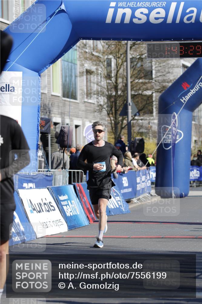06.04.2025 - 44. Internationalen Wilhelmsburger Insellauf A. Gomolzig http://msf.ph/oto/7556199 06.04.2025 10:33:27 Ziel 3177, 3234, 3564, 4186, 4531 meine-sportfotos.de