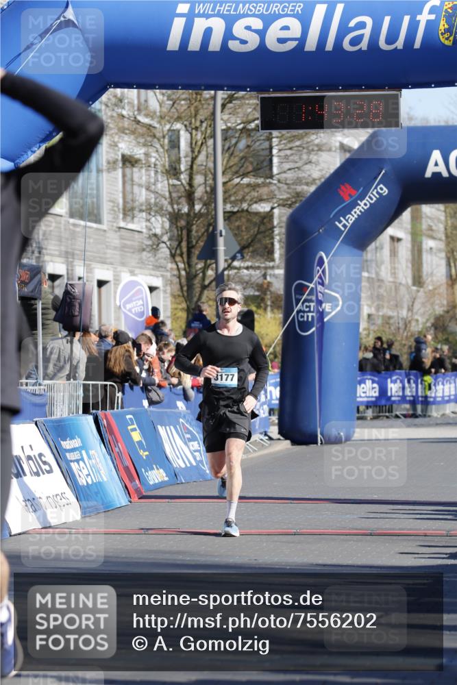 06.04.2025 - 44. Internationalen Wilhelmsburger Insellauf A. Gomolzig http://msf.ph/oto/7556202 06.04.2025 10:33:26 Ziel 3177, 3234, 3564, 4186, 4531 meine-sportfotos.de