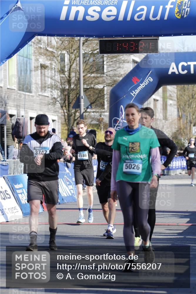 06.04.2025 - 44. Internationalen Wilhelmsburger Insellauf A. Gomolzig http://msf.ph/oto/7556207 06.04.2025 10:33:19 Ziel 3234, 3564, 3747, 4186, 4400, 5026 meine-sportfotos.de