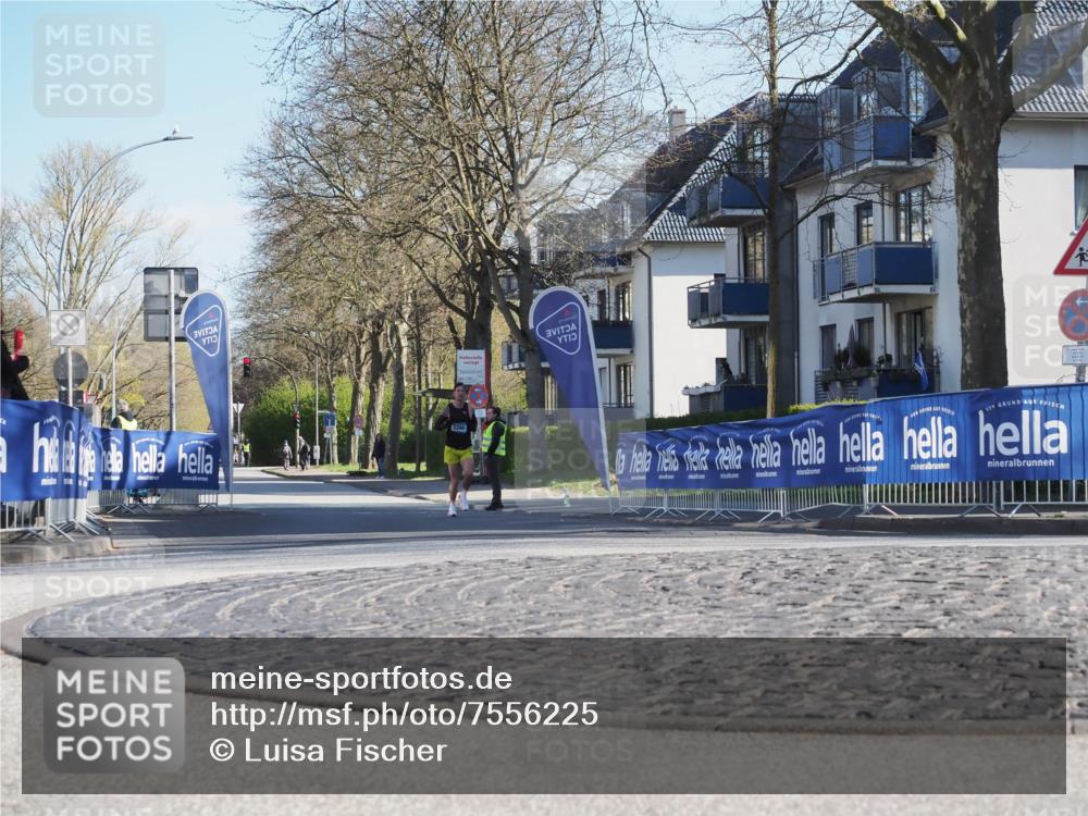 06.04.2025 - 44. Internationalen Wilhelmsburger Insellauf Luisa Fischer http://msf.ph/oto/7556225 06.04.2025 10:07:39 Ziel 3, 3260 meine-sportfotos.de