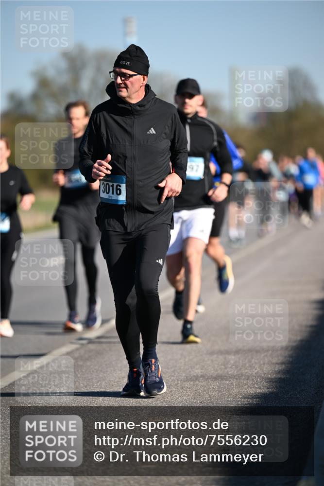 06.04.2025 - 44. Internationalen Wilhelmsburger Insellauf Dr. Thomas Lammeyer http://msf.ph/oto/7556230 06.04.2025 09:32:03 Laufen 3016 meine-sportfotos.de