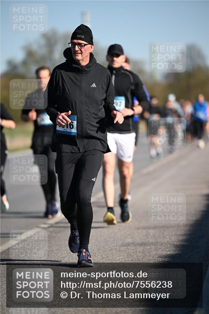 06.04.2025 - 44. Internationalen Wilhelmsburger Insellauf Dr. Thomas Lammeyer http://msf.ph/oto/7556238 06.04.2025 09:32:03 Laufen 3516, 97 meine-sportfotos.de