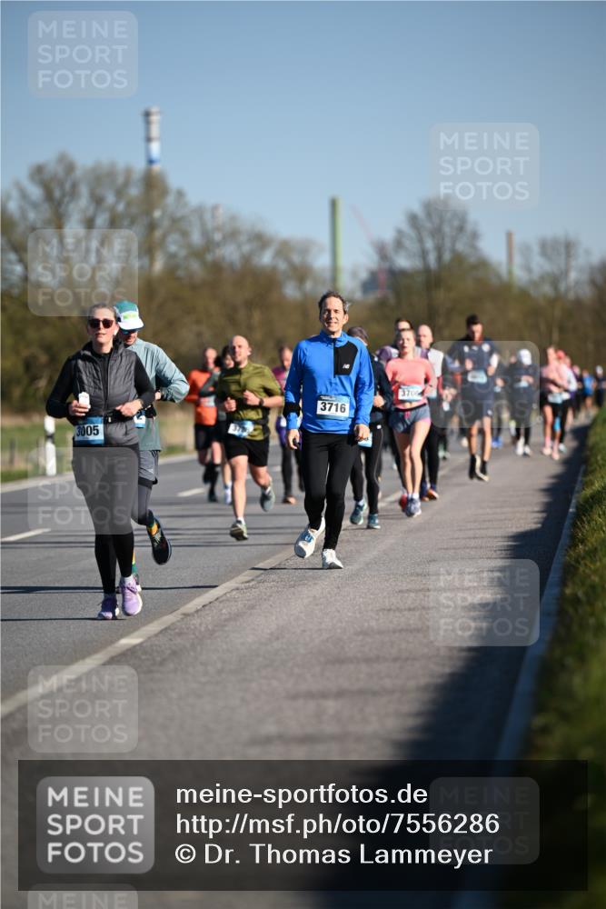 06.04.2025 - 44. Internationalen Wilhelmsburger Insellauf Dr. Thomas Lammeyer http://msf.ph/oto/7556286 06.04.2025 09:32:14 Laufen 3005, 3716, 3706 meine-sportfotos.de