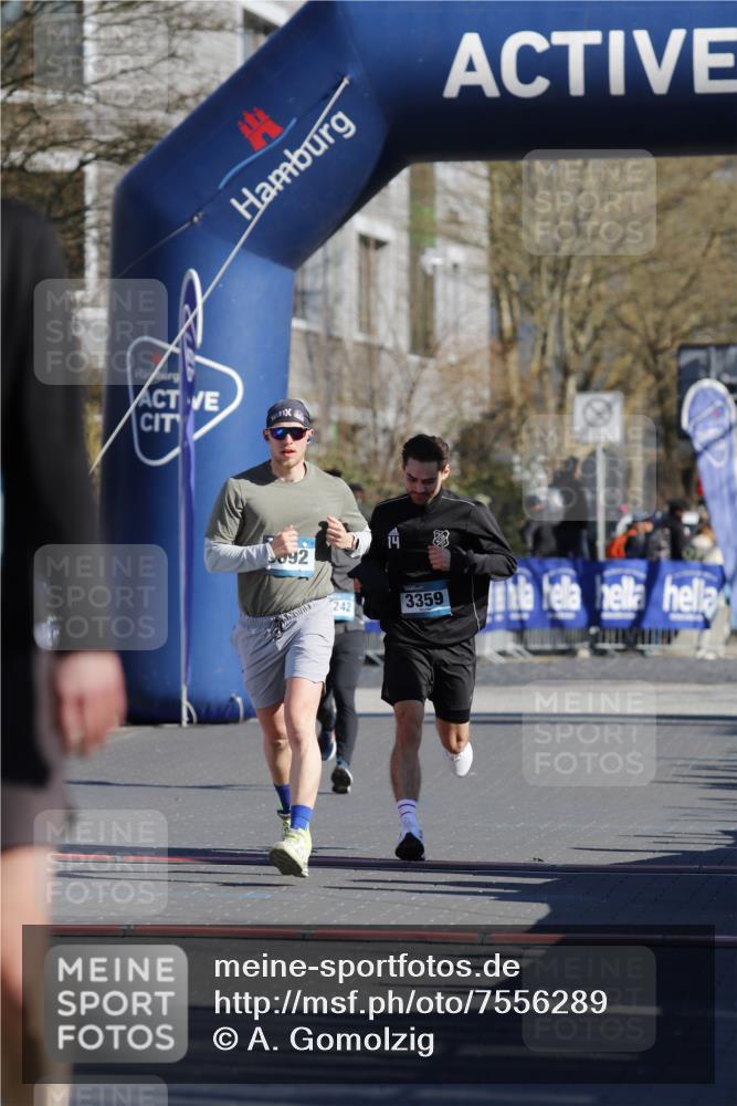 06.04.2025 - 44. Internationalen Wilhelmsburger Insellauf A. Gomolzig http://msf.ph/oto/7556289 06.04.2025 10:32:19 Ziel 3545, 4373, 4556, 5092 meine-sportfotos.de