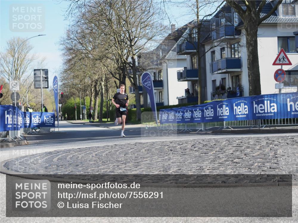 06.04.2025 - 44. Internationalen Wilhelmsburger Insellauf Luisa Fischer http://msf.ph/oto/7556291 06.04.2025 10:08:16 Ziel 461 meine-sportfotos.de