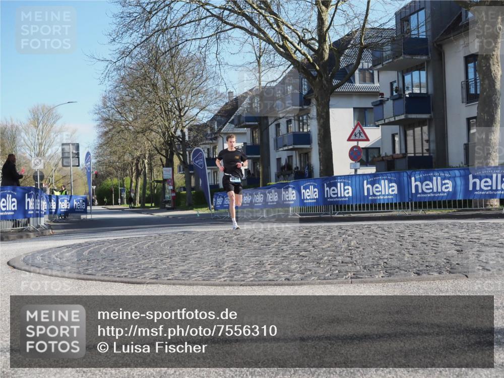 06.04.2025 - 44. Internationalen Wilhelmsburger Insellauf Luisa Fischer http://msf.ph/oto/7556310 06.04.2025 10:08:17 Ziel 4619 meine-sportfotos.de