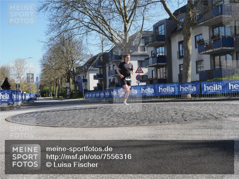 06.04.2025 - 44. Internationalen Wilhelmsburger Insellauf Luisa Fischer http://msf.ph/oto/7556316 06.04.2025 10:08:18 Ziel 46 meine-sportfotos.de