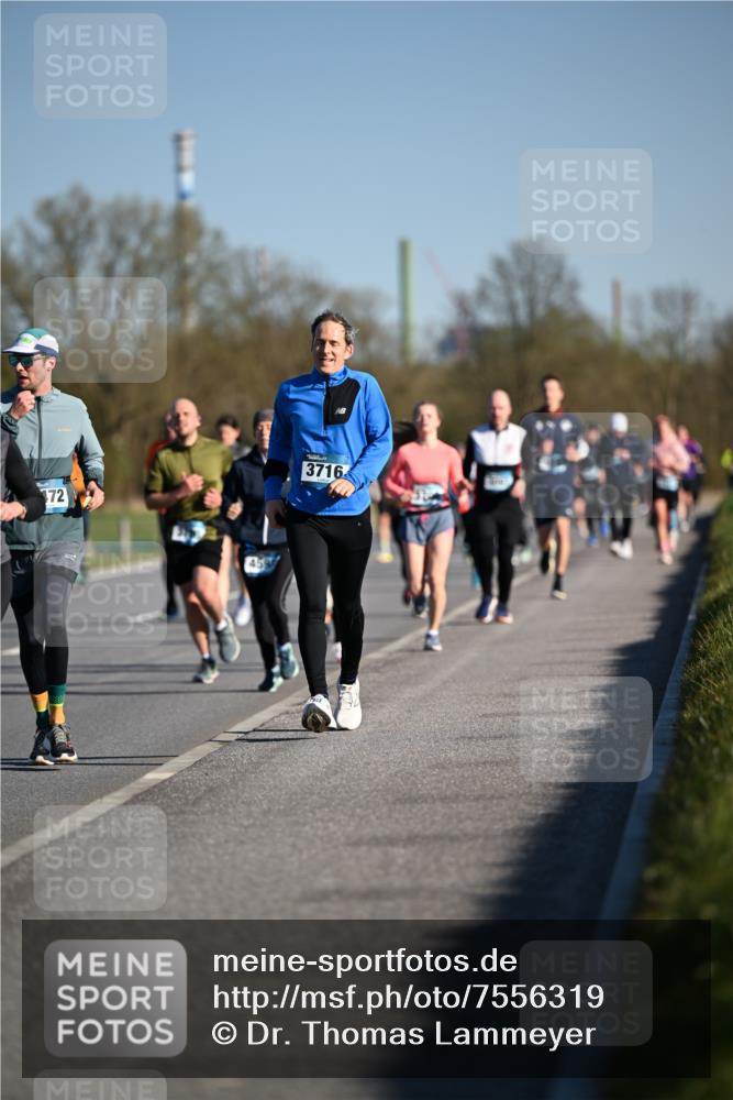 06.04.2025 - 44. Internationalen Wilhelmsburger Insellauf Dr. Thomas Lammeyer http://msf.ph/oto/7556319 06.04.2025 09:32:15 Laufen 72, 3716 meine-sportfotos.de