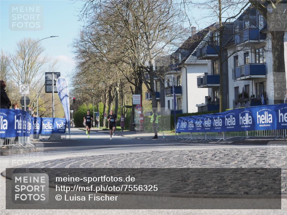 06.04.2025 - 44. Internationalen Wilhelmsburger Insellauf Luisa Fischer http://msf.ph/oto/7556325 06.04.2025 10:10:02 Ziel 4500 meine-sportfotos.de