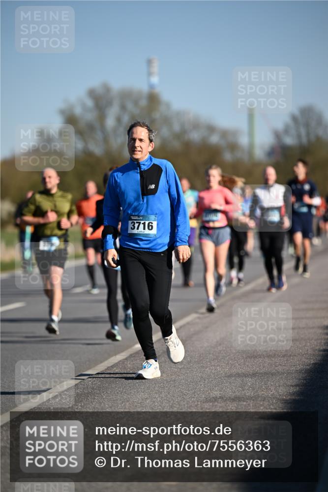 06.04.2025 - 44. Internationalen Wilhelmsburger Insellauf Dr. Thomas Lammeyer http://msf.ph/oto/7556363 06.04.2025 09:32:18 Laufen 3716 meine-sportfotos.de