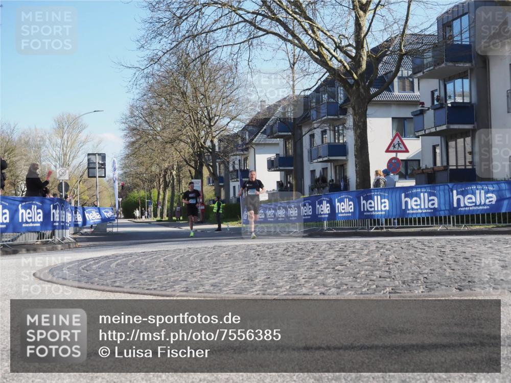 06.04.2025 - 44. Internationalen Wilhelmsburger Insellauf Luisa Fischer http://msf.ph/oto/7556385 06.04.2025 10:10:06 Ziel 44127 meine-sportfotos.de