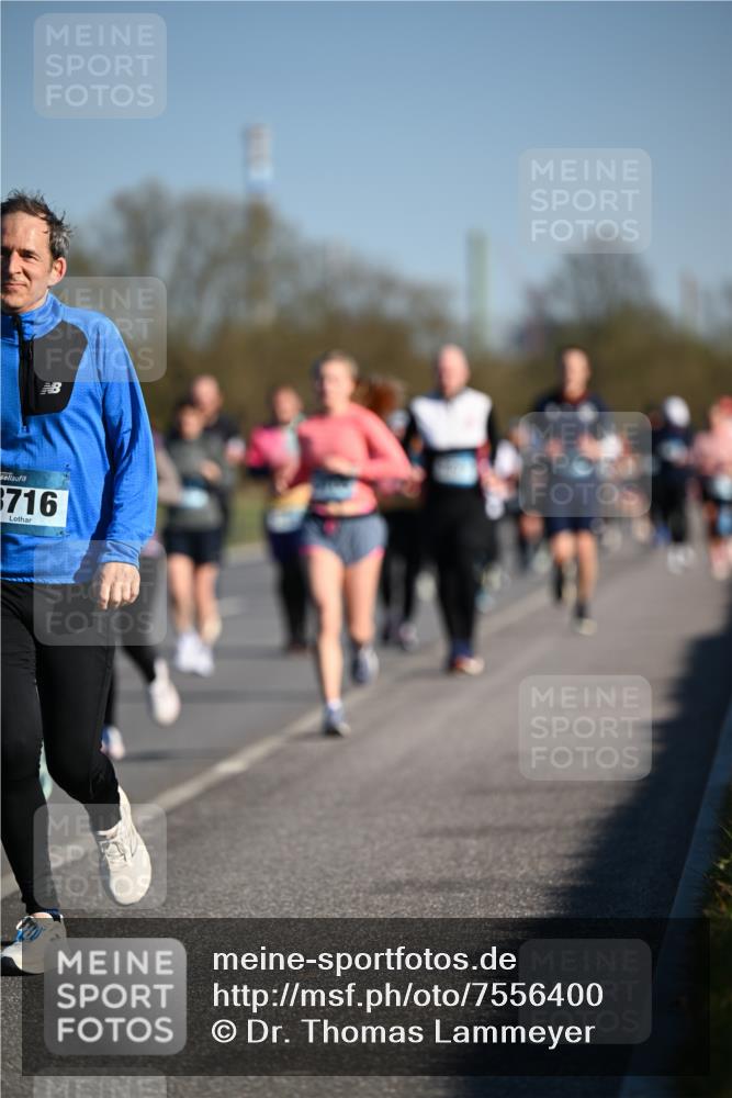 06.04.2025 - 44. Internationalen Wilhelmsburger Insellauf Dr. Thomas Lammeyer http://msf.ph/oto/7556400 06.04.2025 09:32:19 Laufen 716 meine-sportfotos.de