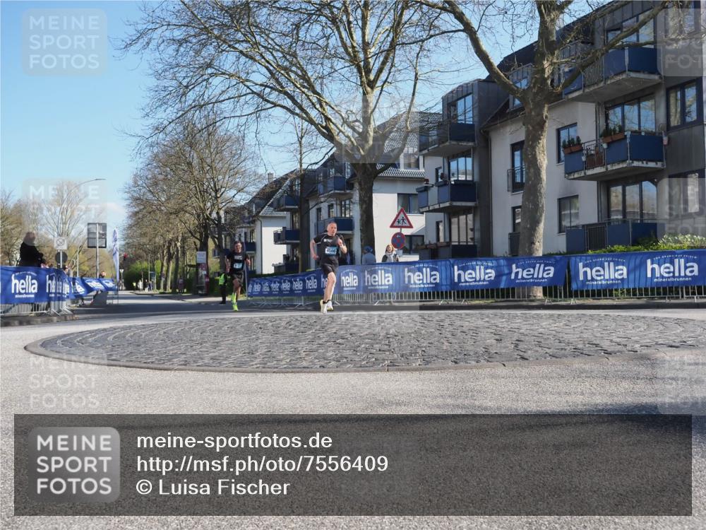 06.04.2025 - 44. Internationalen Wilhelmsburger Insellauf Luisa Fischer http://msf.ph/oto/7556409 06.04.2025 10:10:07 Ziel 4500 meine-sportfotos.de