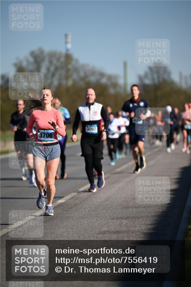 06.04.2025 - 44. Internationalen Wilhelmsburger Insellauf Dr. Thomas Lammeyer http://msf.ph/oto/7556419 06.04.2025 09:32:21 Laufen 3706, 3097 meine-sportfotos.de