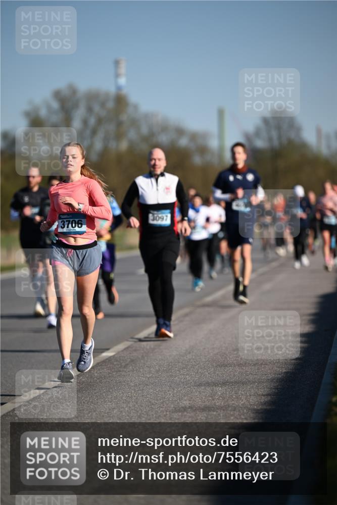 06.04.2025 - 44. Internationalen Wilhelmsburger Insellauf Dr. Thomas Lammeyer http://msf.ph/oto/7556423 06.04.2025 09:32:21 Laufen 3706, 3097 meine-sportfotos.de
