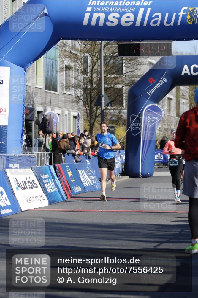 06.04.2025 - 44. Internationalen Wilhelmsburger Insellauf A. Gomolzig http://msf.ph/oto/7556425 06.04.2025 10:30:12 Ziel 4030, 4410 meine-sportfotos.de