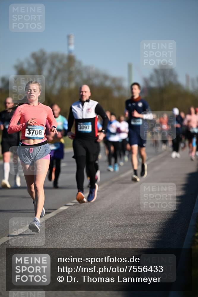 06.04.2025 - 44. Internationalen Wilhelmsburger Insellauf Dr. Thomas Lammeyer http://msf.ph/oto/7556433 06.04.2025 09:32:22 Laufen 3706, 3097 meine-sportfotos.de