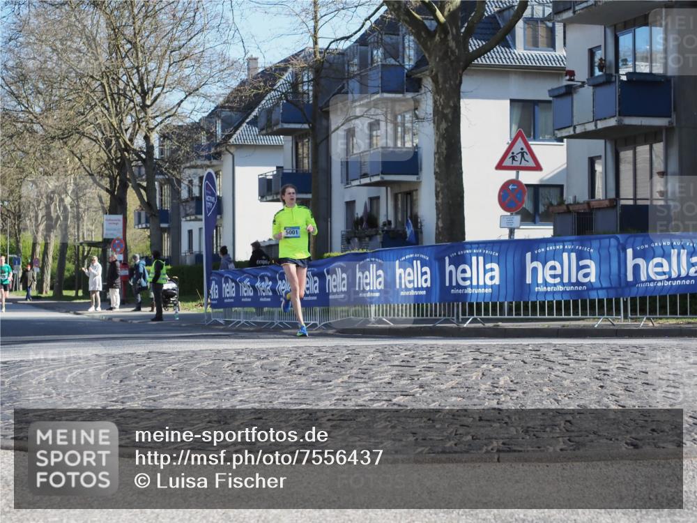 06.04.2025 - 44. Internationalen Wilhelmsburger Insellauf Luisa Fischer http://msf.ph/oto/7556437 06.04.2025 10:10:59 Ziel 5001, 1 meine-sportfotos.de