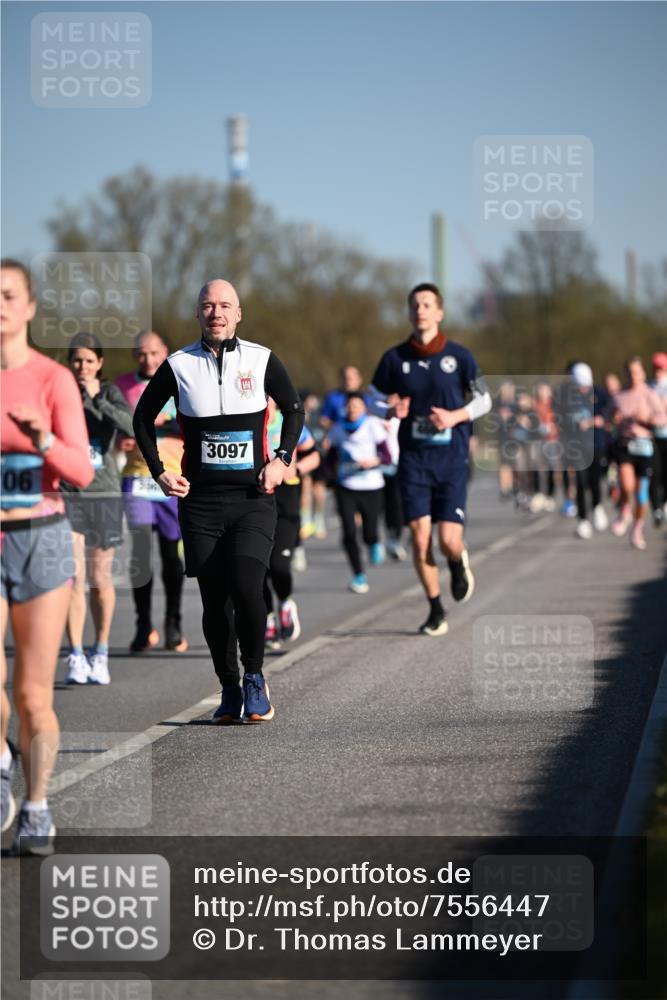 06.04.2025 - 44. Internationalen Wilhelmsburger Insellauf Dr. Thomas Lammeyer http://msf.ph/oto/7556447 06.04.2025 09:32:23 Laufen 06, 3097 meine-sportfotos.de