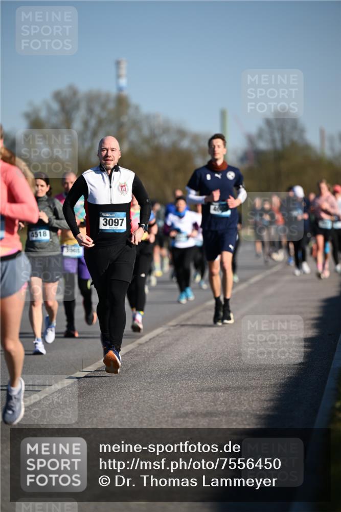06.04.2025 - 44. Internationalen Wilhelmsburger Insellauf Dr. Thomas Lammeyer http://msf.ph/oto/7556450 06.04.2025 09:32:23 Laufen 3097, 4518 meine-sportfotos.de
