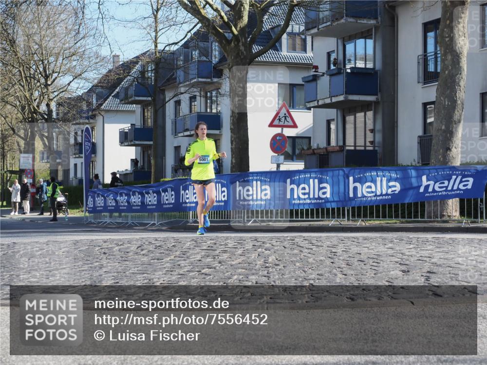 06.04.2025 - 44. Internationalen Wilhelmsburger Insellauf Luisa Fischer http://msf.ph/oto/7556452 06.04.2025 10:11:00 Ziel 5001 meine-sportfotos.de