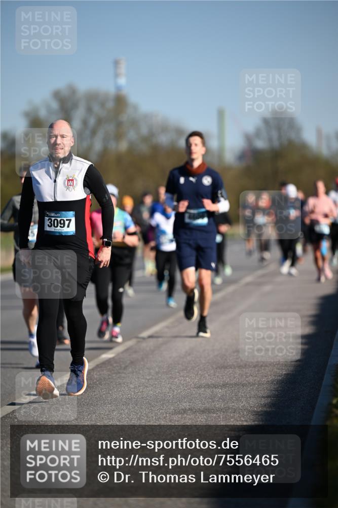 06.04.2025 - 44. Internationalen Wilhelmsburger Insellauf Dr. Thomas Lammeyer http://msf.ph/oto/7556465 06.04.2025 09:32:24 Laufen 3097 meine-sportfotos.de