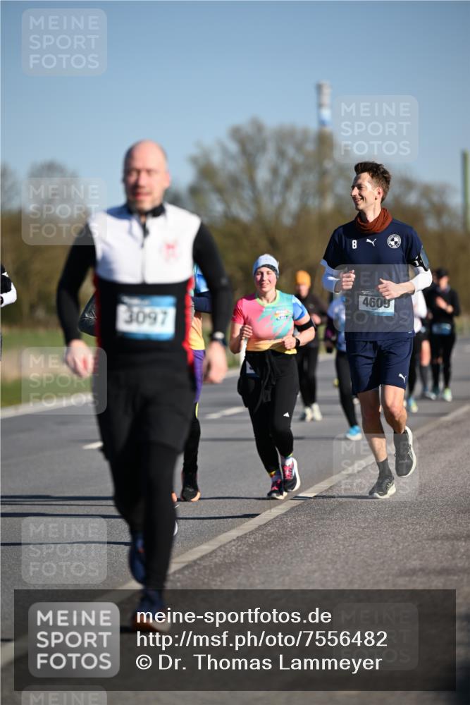 06.04.2025 - 44. Internationalen Wilhelmsburger Insellauf Dr. Thomas Lammeyer http://msf.ph/oto/7556482 06.04.2025 09:32:25 Laufen 3097, 8, 4609 meine-sportfotos.de