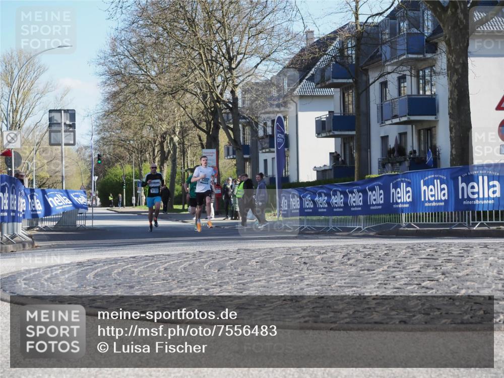 06.04.2025 - 44. Internationalen Wilhelmsburger Insellauf Luisa Fischer http://msf.ph/oto/7556483 06.04.2025 10:11:03 Ziel 5123, 5037 meine-sportfotos.de