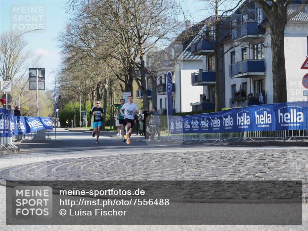 06.04.2025 - 44. Internationalen Wilhelmsburger Insellauf Luisa Fischer http://msf.ph/oto/7556488 06.04.2025 10:11:03 Ziel 5123, 5037 meine-sportfotos.de