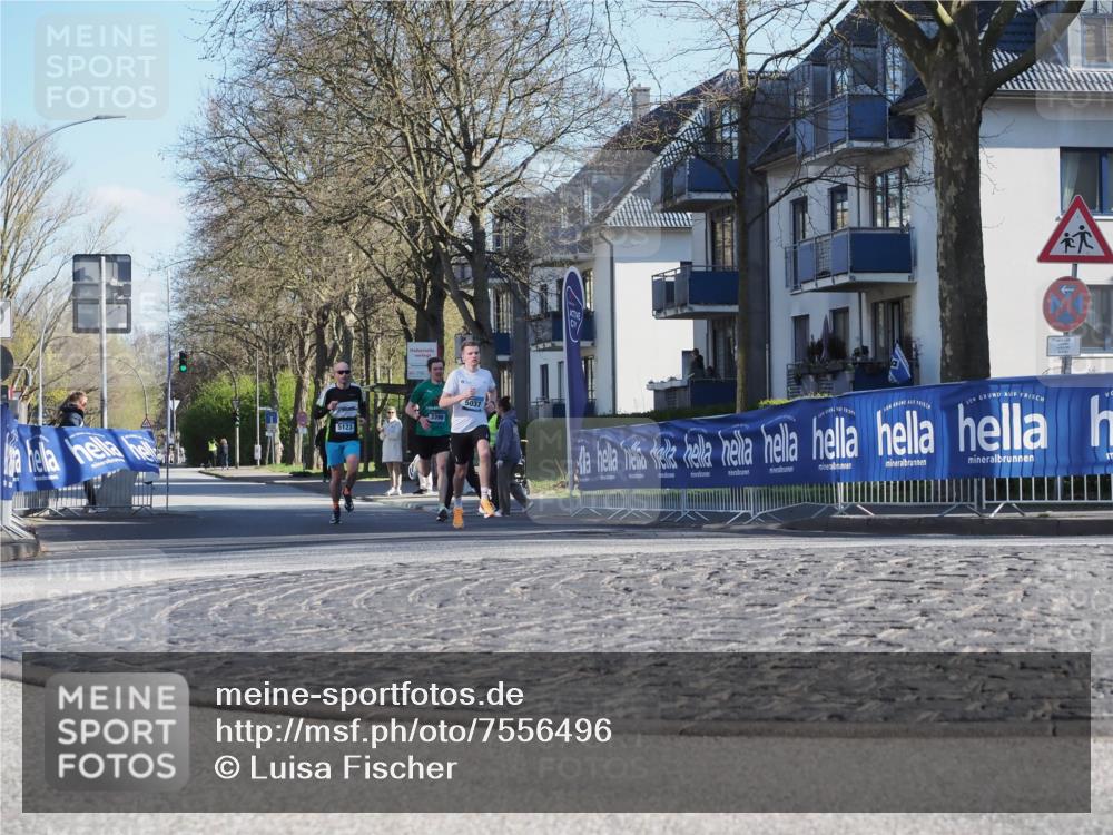 06.04.2025 - 44. Internationalen Wilhelmsburger Insellauf Luisa Fischer http://msf.ph/oto/7556496 06.04.2025 10:11:03 Ziel 5123, 3398, 5037 meine-sportfotos.de