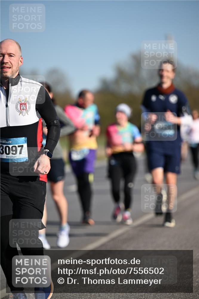 06.04.2025 - 44. Internationalen Wilhelmsburger Insellauf Dr. Thomas Lammeyer http://msf.ph/oto/7556502 06.04.2025 09:32:26 Laufen 3097 meine-sportfotos.de
