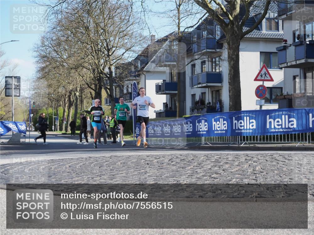 06.04.2025 - 44. Internationalen Wilhelmsburger Insellauf Luisa Fischer http://msf.ph/oto/7556515 06.04.2025 10:11:04 Ziel 5123, 3398, 5037 meine-sportfotos.de