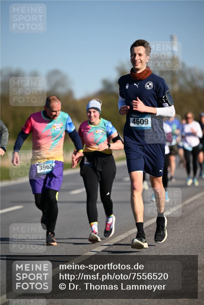 06.04.2025 - 44. Internationalen Wilhelmsburger Insellauf Dr. Thomas Lammeyer http://msf.ph/oto/7556520 06.04.2025 09:32:27 Laufen 3965, 4609 meine-sportfotos.de