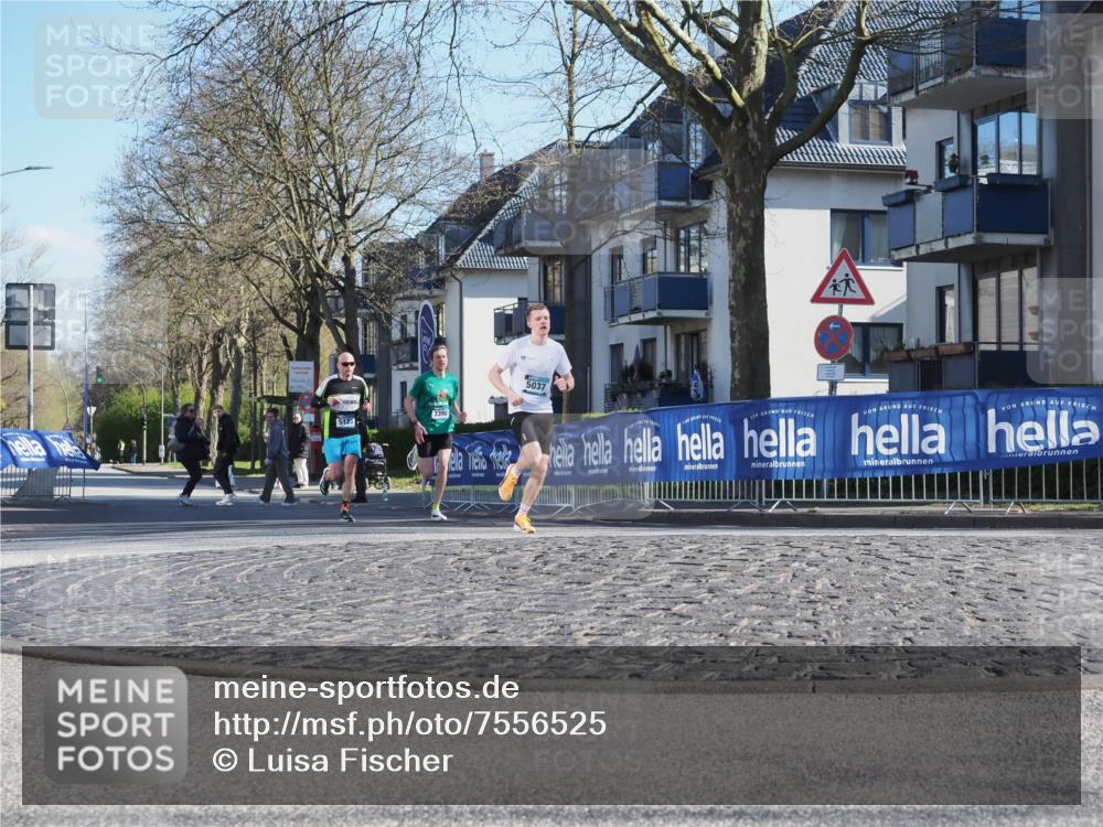 06.04.2025 - 44. Internationalen Wilhelmsburger Insellauf Luisa Fischer http://msf.ph/oto/7556525 06.04.2025 10:11:05 Ziel 5123, 3398, 5037 meine-sportfotos.de