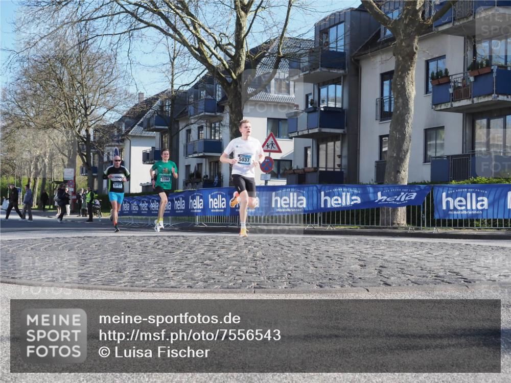 06.04.2025 - 44. Internationalen Wilhelmsburger Insellauf Luisa Fischer http://msf.ph/oto/7556543 06.04.2025 10:11:06 Ziel 5123, 3398, 5037 meine-sportfotos.de