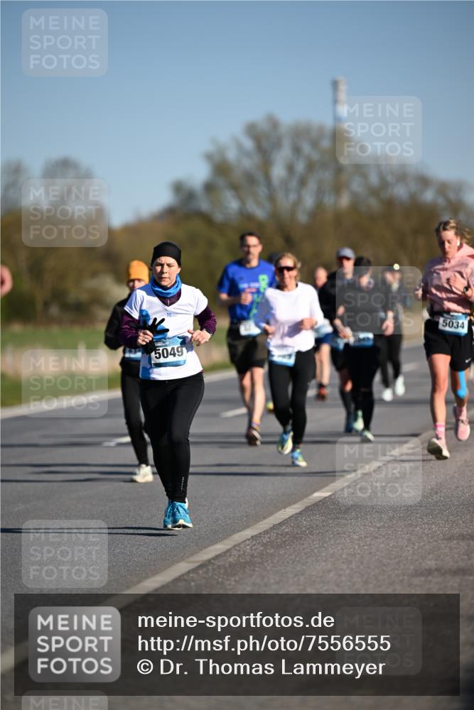 06.04.2025 - 44. Internationalen Wilhelmsburger Insellauf Dr. Thomas Lammeyer http://msf.ph/oto/7556555 06.04.2025 09:32:30 Laufen 5049, 5034 meine-sportfotos.de