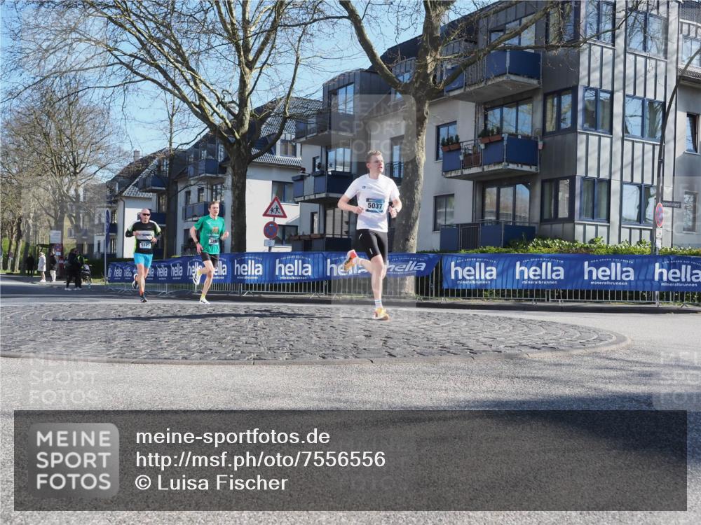 06.04.2025 - 44. Internationalen Wilhelmsburger Insellauf Luisa Fischer http://msf.ph/oto/7556556 06.04.2025 10:11:06 Ziel 5123, 3398, 5037 meine-sportfotos.de