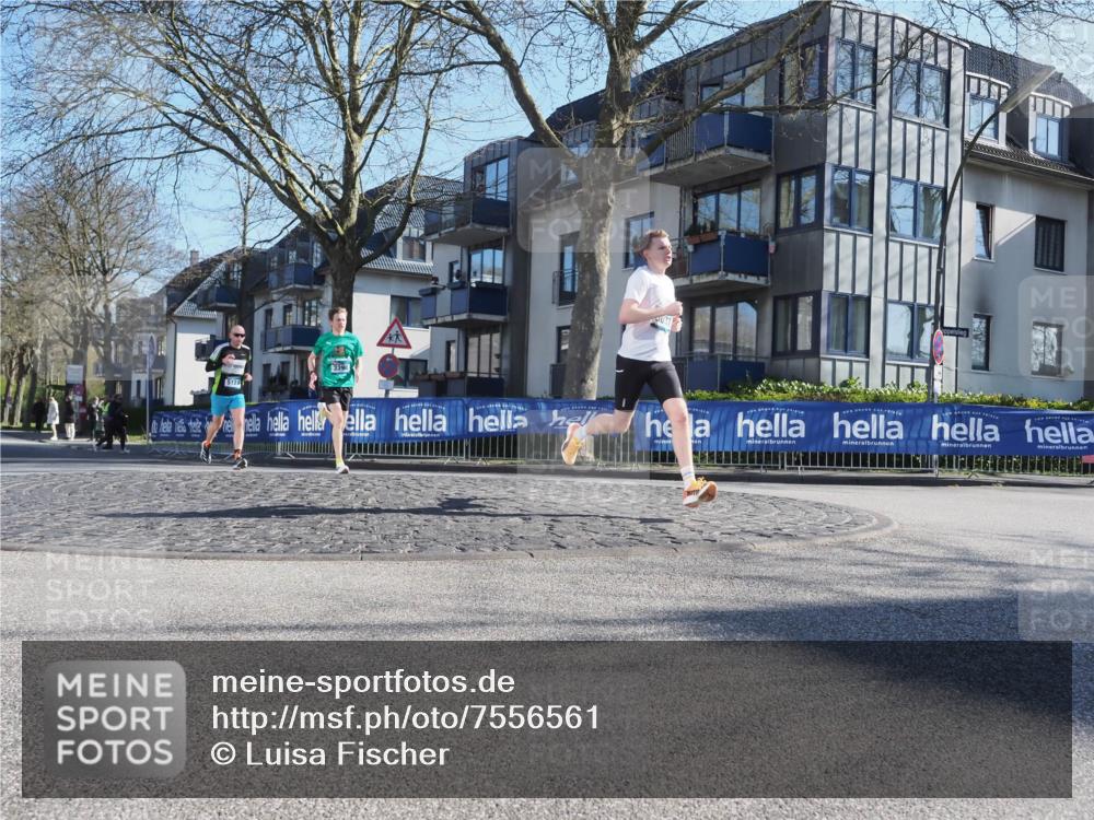 06.04.2025 - 44. Internationalen Wilhelmsburger Insellauf Luisa Fischer http://msf.ph/oto/7556561 06.04.2025 10:11:07 Ziel 5121, 3398, 037 meine-sportfotos.de