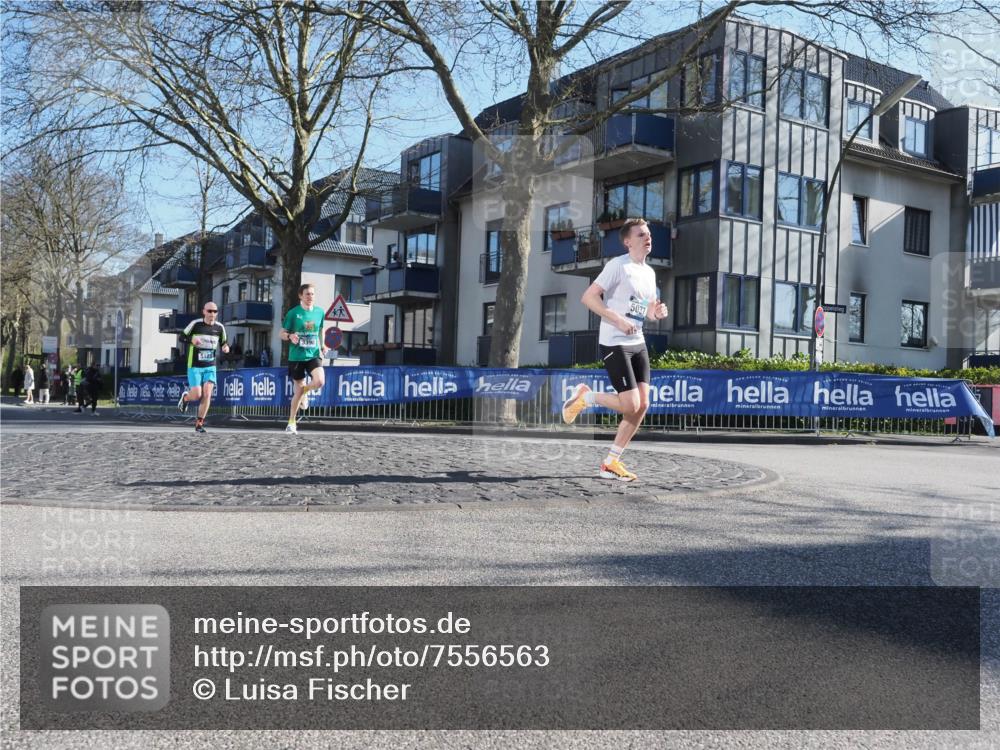 06.04.2025 - 44. Internationalen Wilhelmsburger Insellauf Luisa Fischer http://msf.ph/oto/7556563 06.04.2025 10:11:07 Ziel 5123, 5037 meine-sportfotos.de