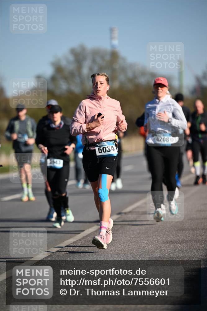 06.04.2025 - 44. Internationalen Wilhelmsburger Insellauf Dr. Thomas Lammeyer http://msf.ph/oto/7556601 06.04.2025 09:32:33 Laufen 2943, 5034, 4208 meine-sportfotos.de
