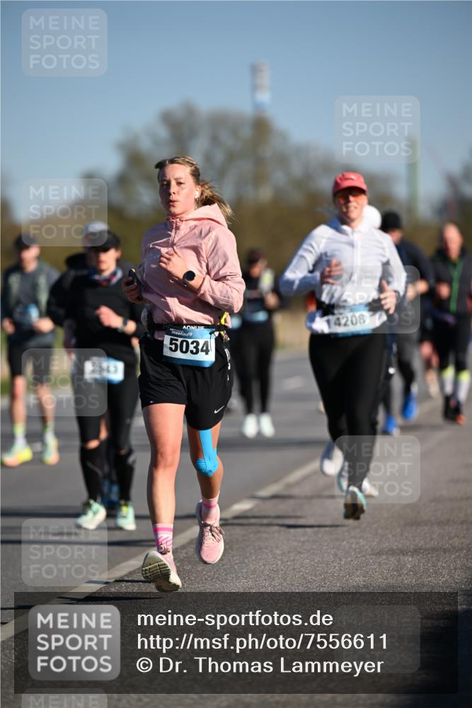 06.04.2025 - 44. Internationalen Wilhelmsburger Insellauf Dr. Thomas Lammeyer http://msf.ph/oto/7556611 06.04.2025 09:32:33 Laufen 3543, 5034, 14208 meine-sportfotos.de