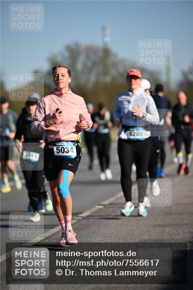 06.04.2025 - 44. Internationalen Wilhelmsburger Insellauf Dr. Thomas Lammeyer http://msf.ph/oto/7556617 06.04.2025 09:32:34 Laufen 2543, 5034, 4208 meine-sportfotos.de