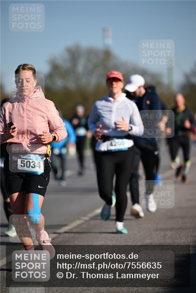 06.04.2025 - 44. Internationalen Wilhelmsburger Insellauf Dr. Thomas Lammeyer http://msf.ph/oto/7556635 06.04.2025 09:32:34 Laufen 5034, 4200 meine-sportfotos.de