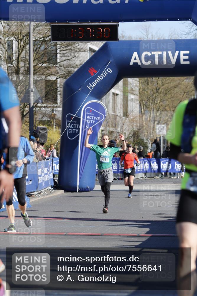 06.04.2025 - 44. Internationalen Wilhelmsburger Insellauf A. Gomolzig http://msf.ph/oto/7556641 06.04.2025 10:27:28 Ziel 3181, 3344, 4207, 4252, 4259, 4553 meine-sportfotos.de